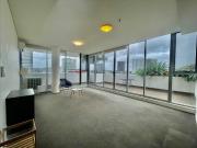 Spacious 2 bedroom apartment with City Views in Emerald Park