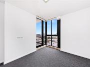 SPACIOUS 2 BEDROOM APARTMENT WITH PARKING, IN PRIME...