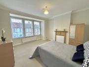 Spacious 2 bedroom flat in Willesden Green