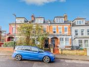 Spacious 2 Bedroom Garden Flat to Rent on Glebe Road,...