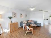 Spacious 2 Bedroom Homette in a Prime Lockleys Location