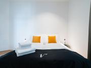 Spacious 2 Bedroom Retreat in Tranquil Alleyway right in...