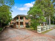 SPACIOUS 2 BEDROOM UNIT IN PRIME GRANVILLE LOCATION