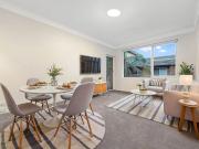 Spacious 2 Bedroom Unit in Prime Location