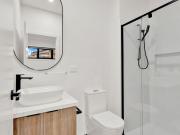 Spacious 2 Bedroom Unit in Prime Reservoir Location