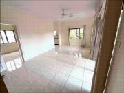 Spacious 2 Bedroom Unit on Cairns Esplanade!
