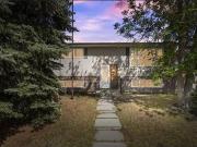 Spacious 2 Bedrooms with a big living Area and large...