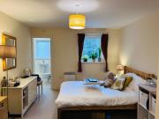 Spacious 2 Double Bed 2 Bath 1st Floor Flat