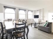 Spacious 2 Double Bedroom Flat with Great Views