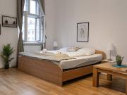 Spacious 2BR apartment near the Wiener Stadthalle,...