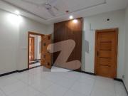 Spacious 3 Bed Corner Flat for Sale Terrace + 3...