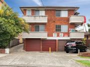 Stunning 3 Bedroom Haven Steps from Punchbowl Station