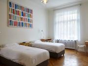 Spacious 3 bedroom, 2 bathroom apartment city west...