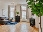 Spacious 3 Bedroom | 4 Minutes to Metro | Perfect for...