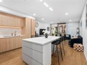 Spacious 3 Bedroom Apartment in Prime West End Location