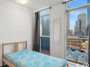 spacious 3 bedroom apartment in the heart of melbourne