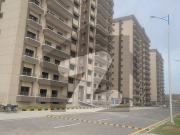 Spacious 3 Bedroom Apartment With Modern Kitchen &...