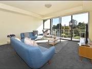 Spacious 3 Bedroom CBD Apartment – Ideal for Friends or...