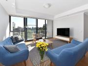 Spacious 3‑Bedroom CBD Apartment – Ideal for Students,...
