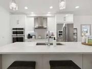 Spacious 3 Bedroom Condo Close to Downtown