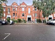 Spacious 3 bedroom flat to rent in Hammersmith