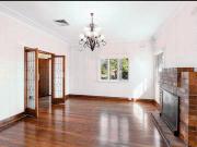 Spacious 3 Bedroom Home in Holland Park West