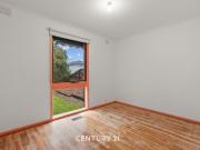 Spacious 3 Bedroom Home in Terrific Location&excl