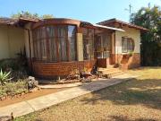 SPACIOUS 3 BEDROOM HOME WITH ADDITIONAL LOG HOME IN... SPACIOUS 3 BEDROOM HOME WITH ADDITIONAL LOG HOME IN...