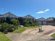 Spacious 3 Bedroom Home with Pool & Double Garage in...