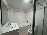 Spacious 3 Bedroom security unit Close to Transport