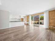 Spacious 3 Bedroom Townhouse with River Views – Prime...