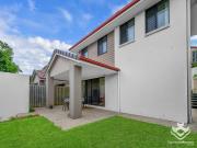 Spacious 3 Bedroom Townhouse with solar & Double Lock Up...