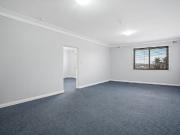 Spacious 3 Bedroom Unit above Shop – Central Sylvania...