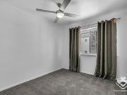 Spacious 3 Bedroom Unit with 3 Car Parking Spacious 3 Bedroom Unit with 3 Car Parking