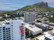 Spacious 3 Bedroom Unit with Pool and Secure Parking in...