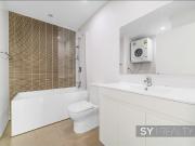 Spacious 3 bedrooms apartment l close to transport