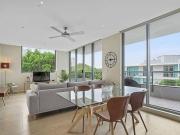 Spacious 3bedroom Unit 2 car parks