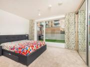 Spacious 4 Bed Townhouse with Ensuite, Balcony