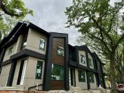 Spacious 4 Bedroom 4 Bathroom Townhome – Steps from UofA...
