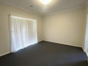 Spacious 4 Bedroom Family Home in Cranbourne