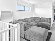 Spacious 4 Bedroom Family Home in Prime Schofields |...