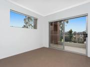 Spacious 4 Bedroom Family Home, Walk to Schools, Parks &...