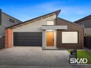 Spacious 4 Bedroom Family Home with Soaring 3m Ceilings...