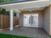 Spacious 4 Bedroom Home in Central Molendinar!