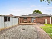 Spacious 4 Bedroom Home with Modern Amenities in Lalor