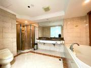 Spacious 4 Bedroom Residence for Sale in Fraser Place,...