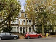 Spacious 4 Bedroom Split Level Flat on Hanley Road