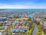 Spacious 4 Bedroom Townhouse in Prime Cleveland Location