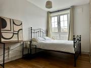 Spacious 4 Dbl Room flat, Near City + Unis!