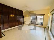 Spacious 5 Bed, 6 Bath House in F 8 with Green Lawn &...